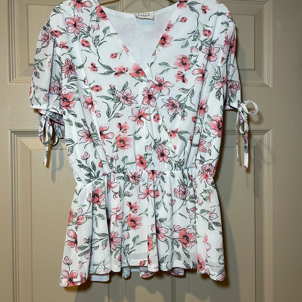 Ember‎ Pink & Green Floral Peplum Blouse w/V-Neck & “Wrap” Design, Size Small